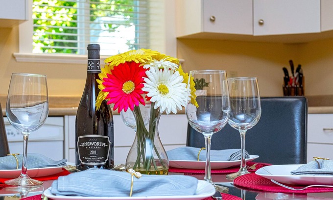 Cordova Bay Casa | TU CASA - Your Home Away From Home. Central location close to all amenities.