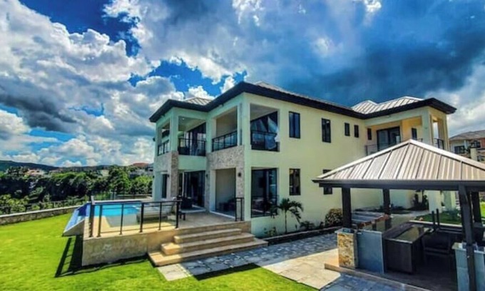 Tower Isle Villa | Tu Vista By Paradise Listing