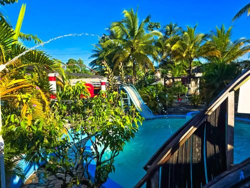 Trinidad Complejo | Tuck'tt Away