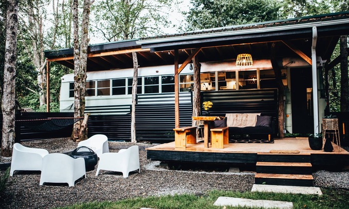 Summit Casa | Tucked Away Skoolie Experience #gloriatheskoolie