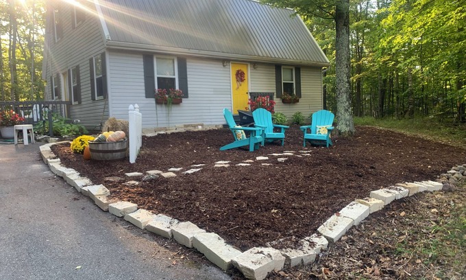 Fish Creek Cabaña | Tucked Away 3-bedroom Fish Creek cottage. Two miles from Peninsula State Park.
