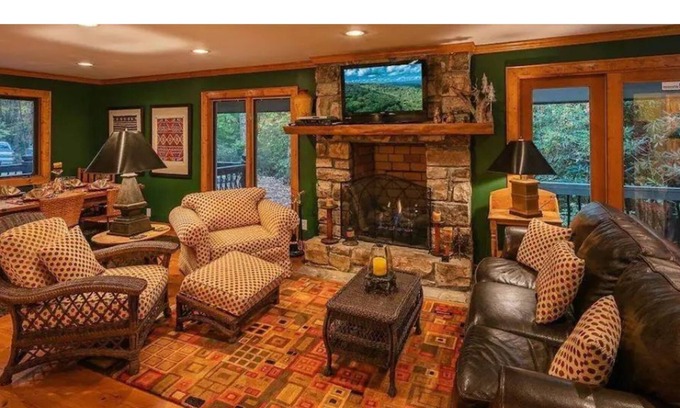 Beech Mountain Cabaña | Tucked In At Beech Cottage, Large Deck, Private Nature Area, Family Gatherings