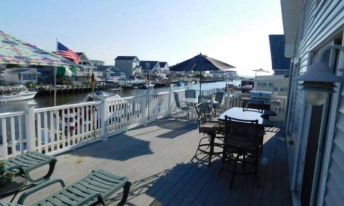 Tuckerton Beach Casa | Tuckerton Beach. Lagoon front.