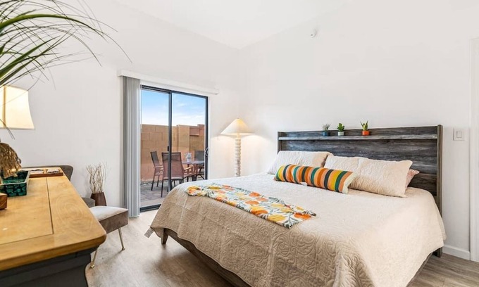 Groves Lincoln Park Casa | Tucson Desert Work Oasis: Close to Jazz Events