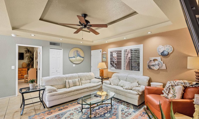 Tucson Condominio | Tucson Escapes at Sabino Cnyn King, queen, office, pets, pool, and pickle ball