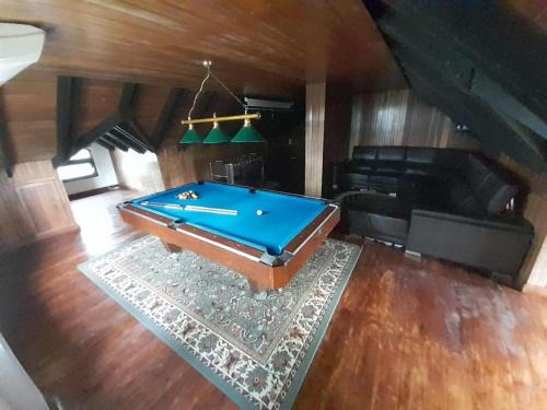 Cerro Azul Chalet De Esquí | Tudor Mountain Retreat