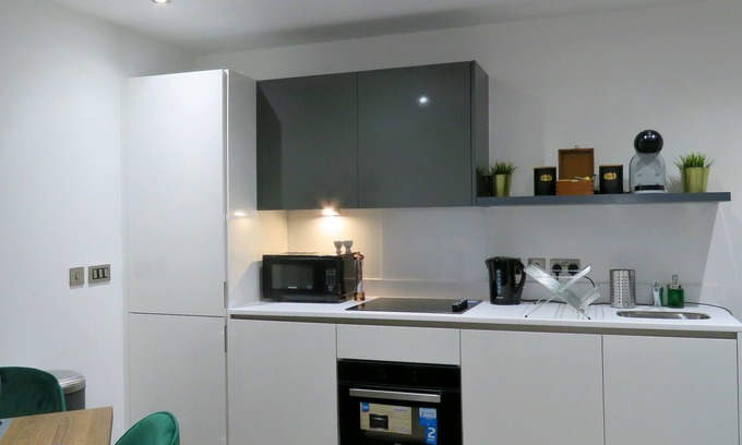 The Westside Apartamento | Tudors eSuites JQ Regency Kingsize