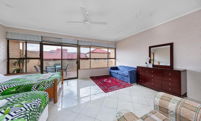 Greenway Apartamento | Tuggeranong Short Stay #10C - Sleeps 6