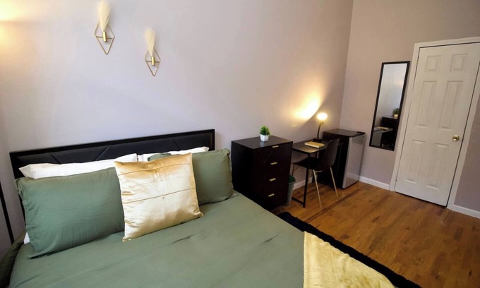 Bedford-Stuyvesant Apartamento | Tuk Ahoy - Emerald Suite (2C)