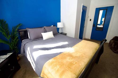 Bedford-Stuyvesant Apartamento | Tuk Ahoy - Sapphire Suite 1B with Shared Spaces