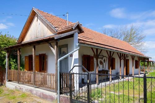 Sarud Apartamento | Tulipános Porta