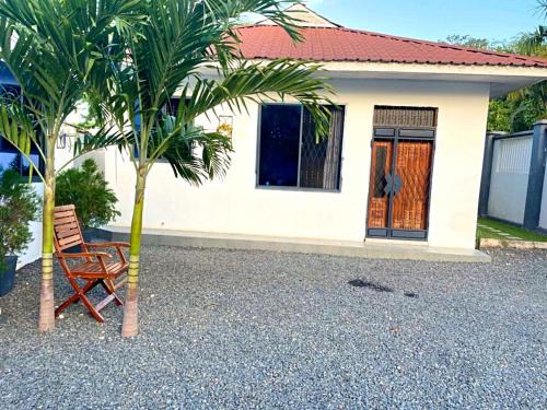 Kunduchi Apartamento | Tulivu House -2bedroom vacation home close to the beach