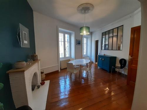 Tulle Apartamento | Tulle Centre : grand et bel appartement
