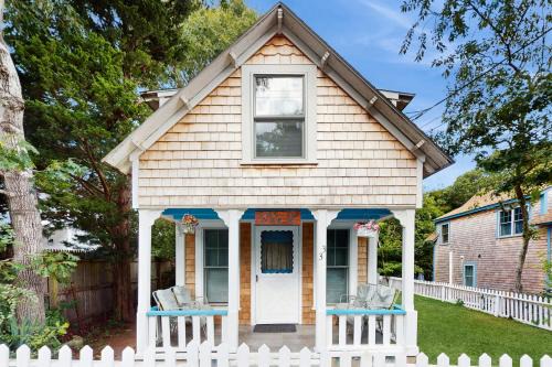 Oak Bluffs Casa | TumbleINN
