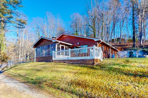Franklin Casa | Tumbling Leaf Cabin