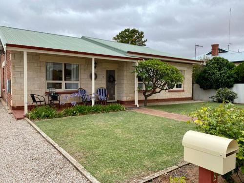 Tumby Bay Casa | Tumby Bay Escape - 4BR - Beautiful Beach Cottage
