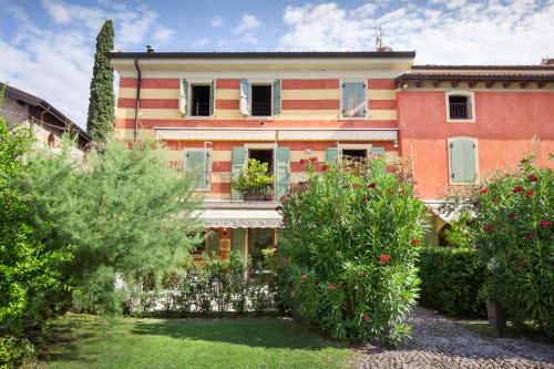 Albisano Apartamento | Turchese Apartment With Pool