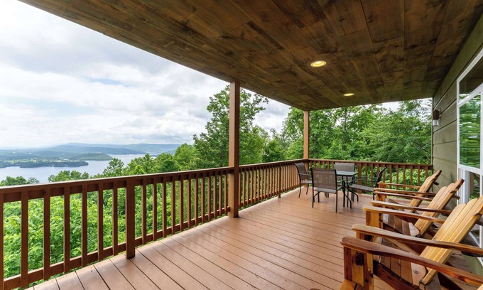 Bryant Cabina | Turkey Hollow cabin with a private hot tub!