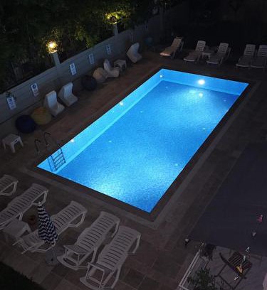 Kemer Mahallesi Apartamento | Turkuaz sitesi 2 odalı eşyalı ve havuzlu manzaralı kişi fiyatı değil oda fiyatı