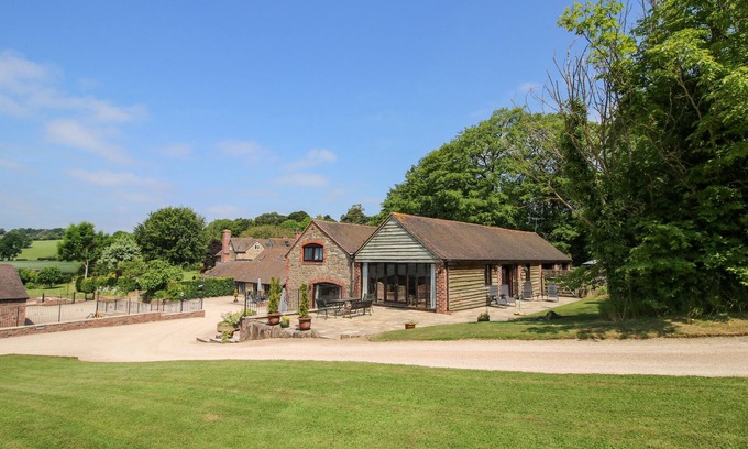Wall-under-heywood Cabaña | TURNIP HOUSE, admite mascotas, con piscina en Cardington, Ref 1020