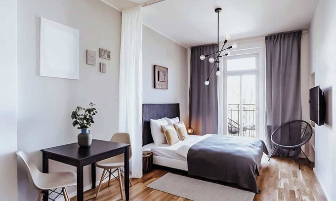 Zizkov Apartamento | TurnKey | King George Studio III