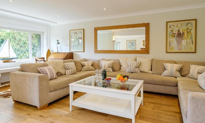 Thorpeness Casa | Turret House, Thorpeness - Close to the beach, Thorpeness Lake , Thorpeness Hotel, Golf and Country Club - Aldeburgh Coastal Cottages