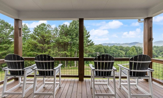 Hayesville Casa | TurtleKnob: Spacious 3BR home in Hayesville with stunning mountain views