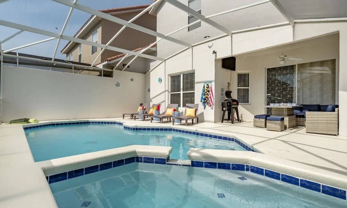 Tuscan Hills Villa | ¡Villa cerca de Disney World! ¡Calefacción de spa gratis!