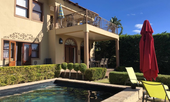 Rome Glen Casa | Casa de vacaciones de estilo toscano con encanto y vistas impresionantes