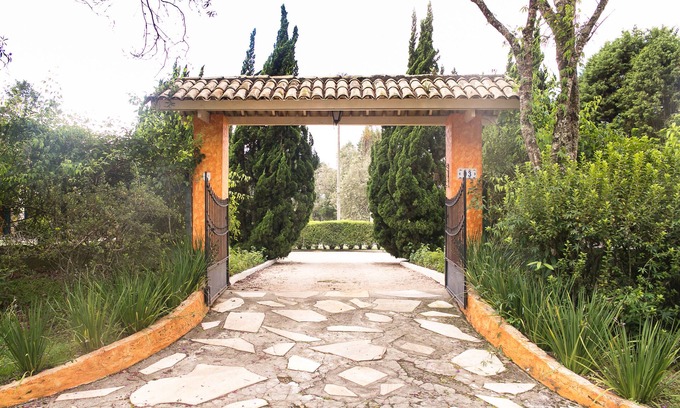 Ibiuna Casa | Villa toscana en comunidad cerrada