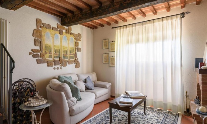 Ponte di Gabbiano Apartamento | Tuscany Balcony: Crete Senesi