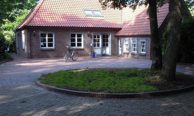 Aschhauserfeld Apartamento | "Tuschenahner Huus" - casa de vacaciones con embarcadero, ducha y baño, WC