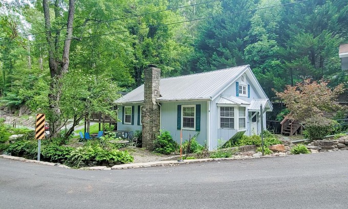 Gatlinburg Casa | Tweeting Brook
