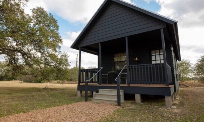 Round Top Casa | Twin Cabin II @ Oakbones Round Top
