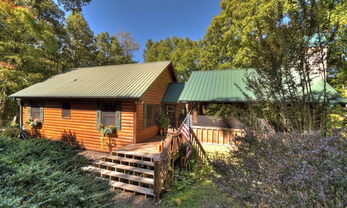 Copperhill Cabina | Una cabaña hermosa y aislada cerca del río Ocoee