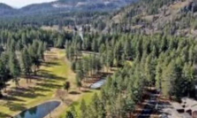Rathdrum Condominio | Twin Lake Village Golfing community w/amenities, close to Silverwood Theme Park.