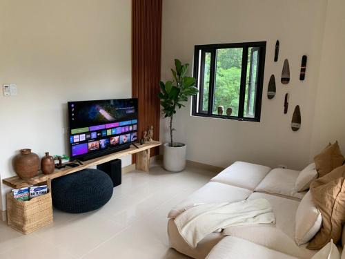 Laurel Apartamento | Twin Lakes Belvedere 1 Tagaytay