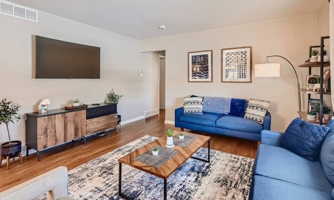 Twin Lakes Casa | Twin Lakes Landing | Pool Table | Central Location