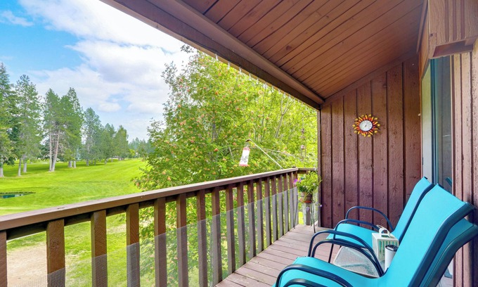 Rathdrum Condominio | Twin Lakes Village Condo on 3rd Fairway!