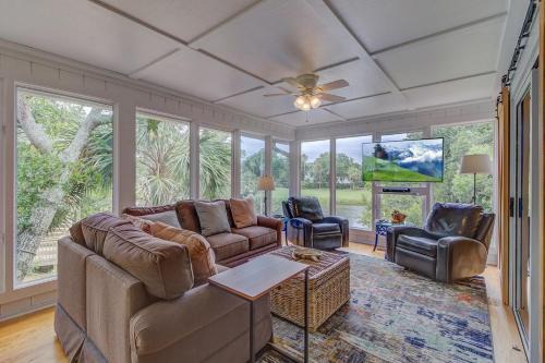 Charleston County Casa | Twin Oaks 26 by Wild Dunes, with Golf View