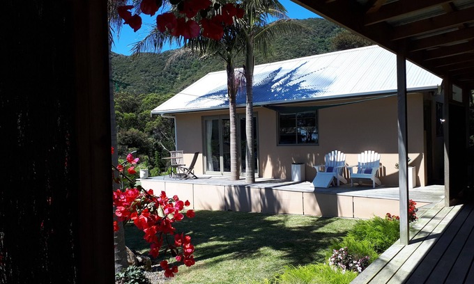 Whangarei Heads Chalet De Esquí | Twin Palms Ocean Beach, French Country Chalet