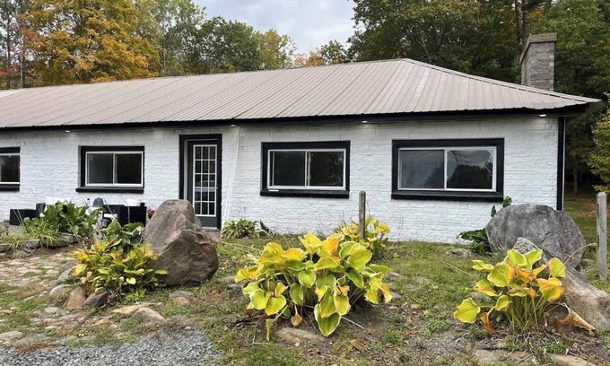 Northville Casa | Twin pines 3 Summary: