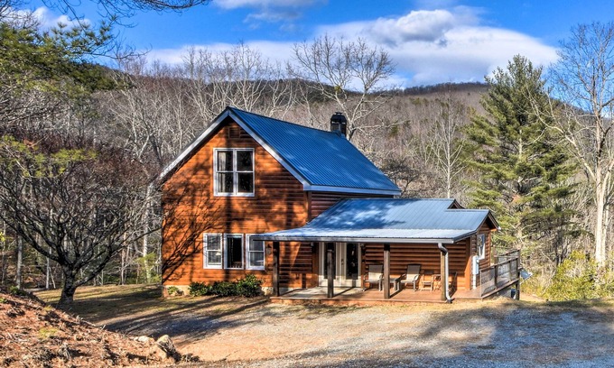 Ellijay Cabina | ‘Twin Pines Hill House’ - Fire Pit & Mountain View