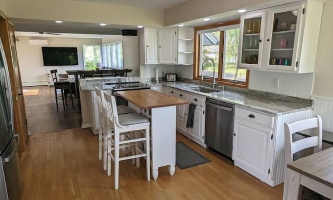 East End Casa | Twin Ports Getaway with hot tub & large private yard!