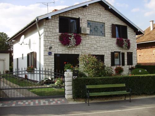 Knezevi Vinogradi Casa | Twin Room Knezevi Vinogradi 15024d