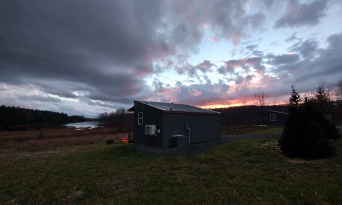 Beaver Dams Cabina | "Twins East" Waterfront property and micro cabin- 10 minutes from Watkins Glen!