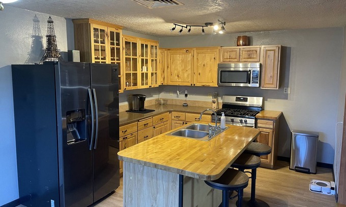 Seneca Casa | Two bed, one bath, zero chores