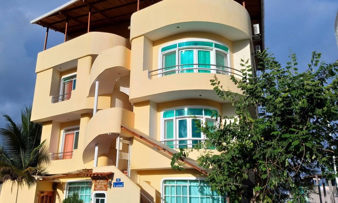 Puerto Ayora Apartamento | TWO-BEDROOM APARTMENT ON THE FIRST FLOOR - GALAPAGOS NATIONAL PARK FOREST VIEW