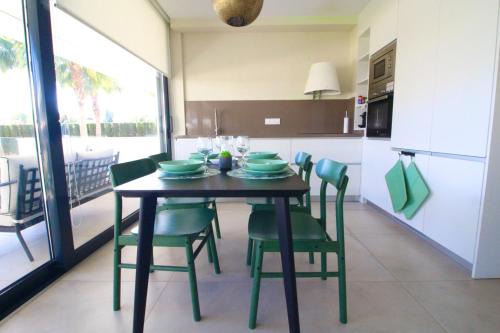 Mar de Cristal Apartamento | Two Bedroom Apartment in Mar de Cristal with Communal Pool