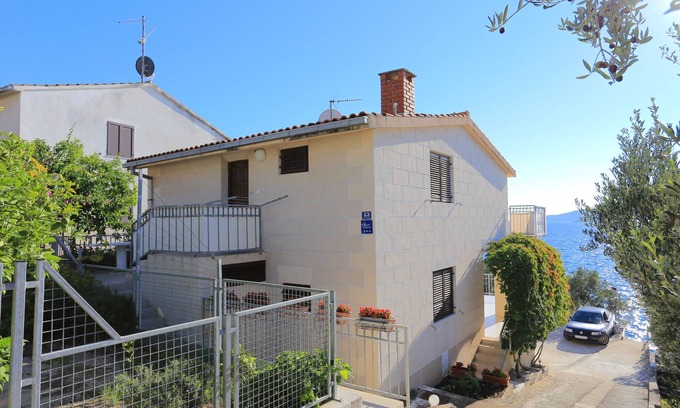 Okrug Donji Apartamento | Apartamento para dos personas en la playa Okrug Donji, Ciovo (A-6859-d)